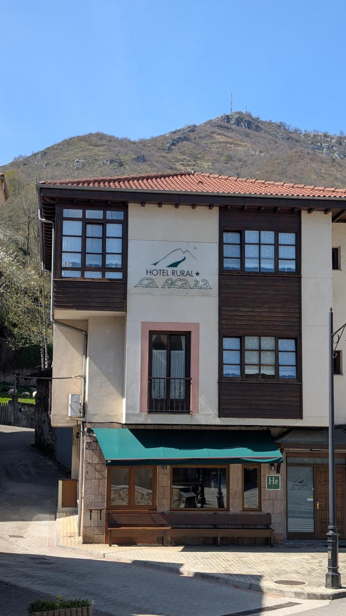 Hotel Rural La Plaza Caso Exteriér fotografie